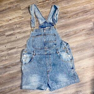 EUC Juniors M Denim Overalls Shorts